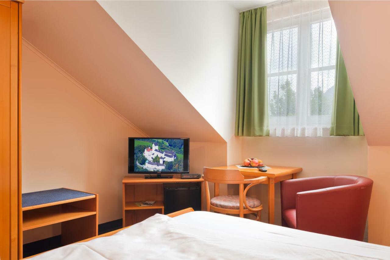 Hotel Hohenaschau アシャウ・イム・キームガウ エクステリア 写真