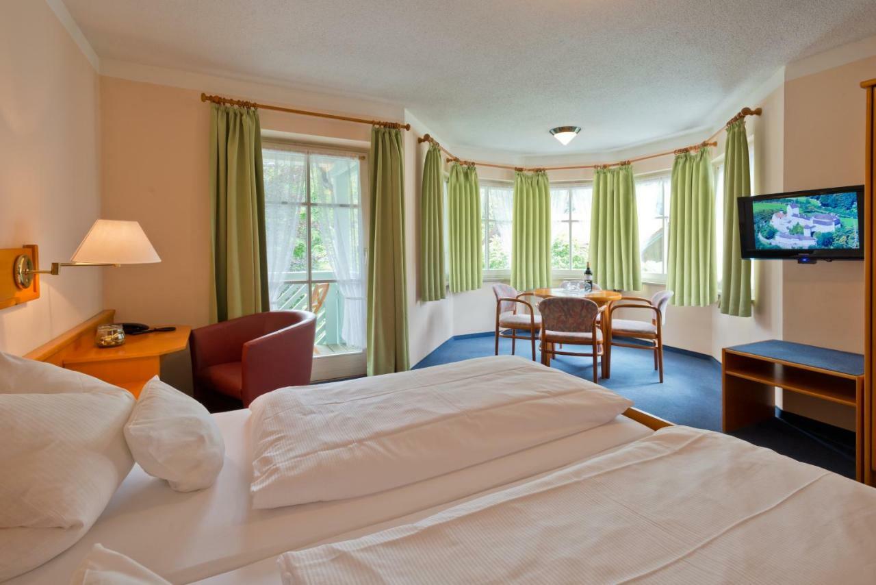 Hotel Hohenaschau アシャウ・イム・キームガウ エクステリア 写真